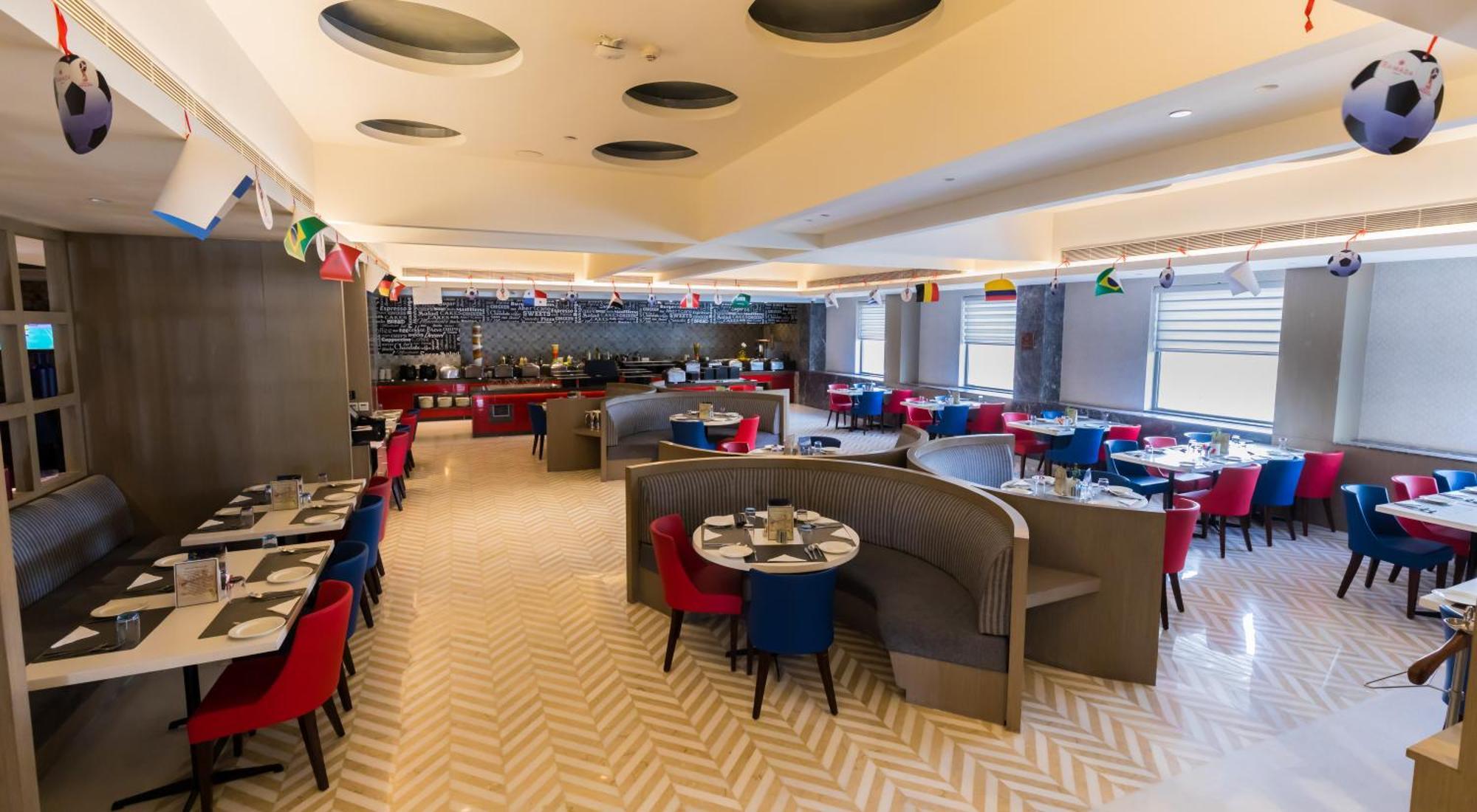 Ramada By Wyndham Lucknow Hotel And Convention Center Exteriör bild