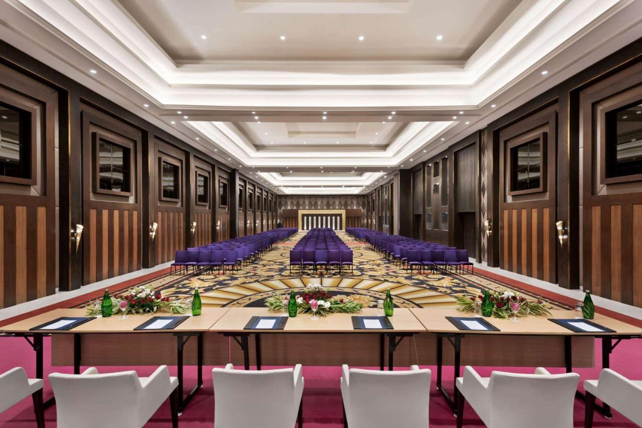 Ramada By Wyndham Lucknow Hotel And Convention Center Exteriör bild